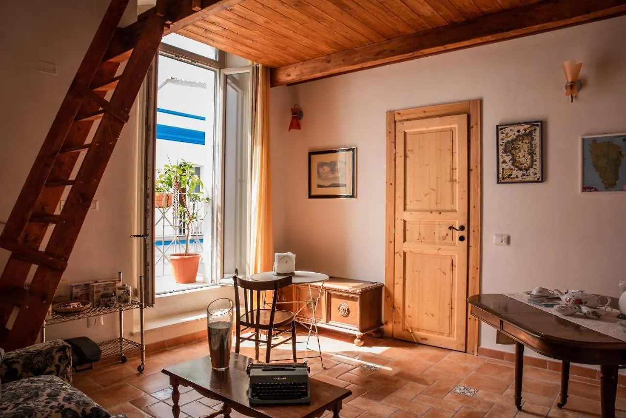 Couette-café Bobo'S House Calasetta