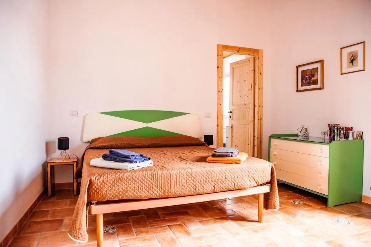 Bobo'S House Calasetta Italien