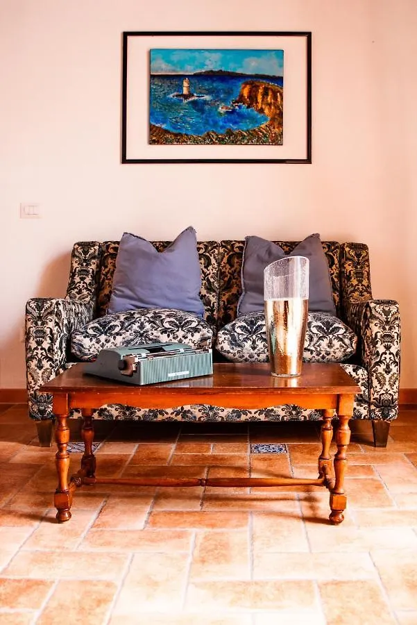 Bobo'S House Calasetta Bed & Breakfast